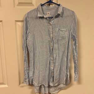 GAP Light Blue and White Striped women’s Shirt, size medium